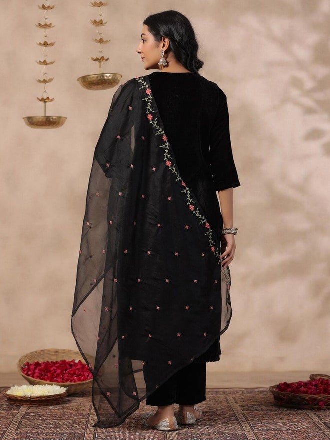 ISHIN 3-Piece Velvet Floral Zari Embroidered Kurta, Pants and Sheer Voile Butta Dupatta Set - Image 4